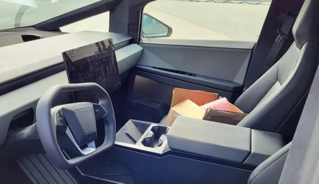 تيسلا سايبرتراك تظهر في صور تجسسية جديدة