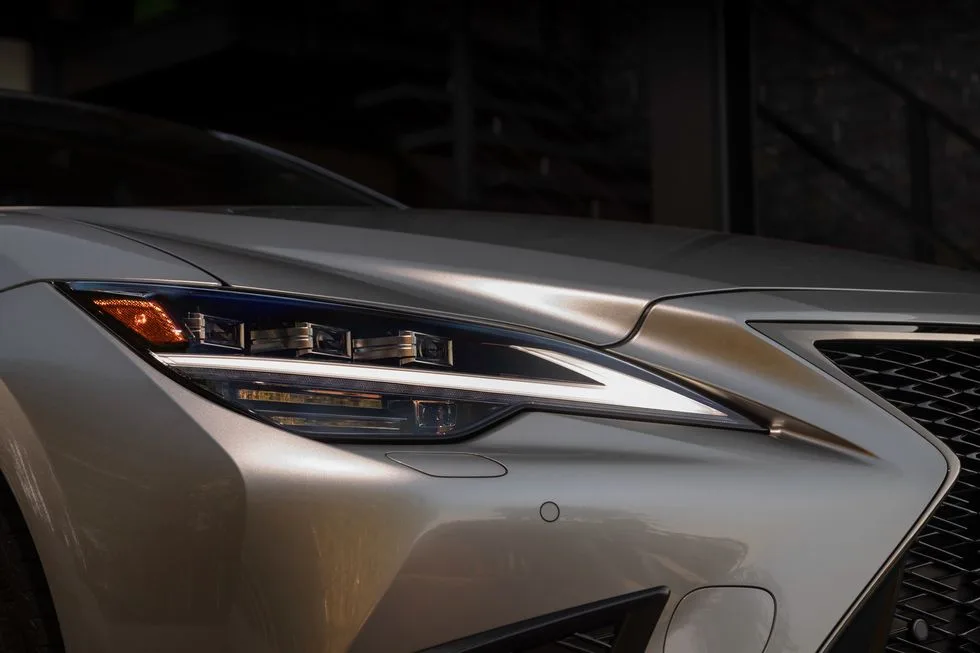 تدشين لكزس LS 2024 الجديدة