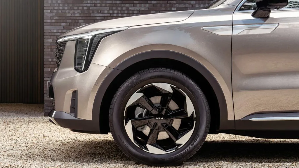 تعرف على مواصفات سيارة الـ SUV كيا سورينتو 2024 - صورة 3