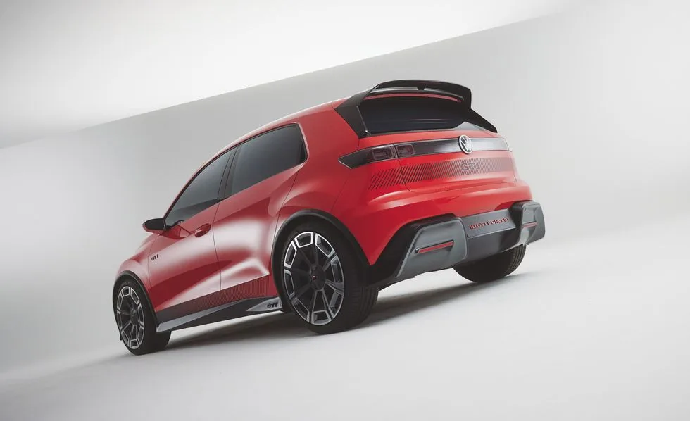 كشف الستار عن جولف GTI 2025: تحديث مذهل يقدمها فولكس فاجن