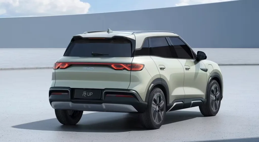 شركة السيارات الصينية العملاقة BYD تثير الجدل بإطلاق سيارة دفع رباعي كهربائية مدمجة
