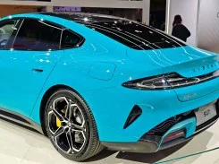 “شاومي” تدخل نادي السيارات الكهربائية بسيارتها الأولى SU7 - صورة 2