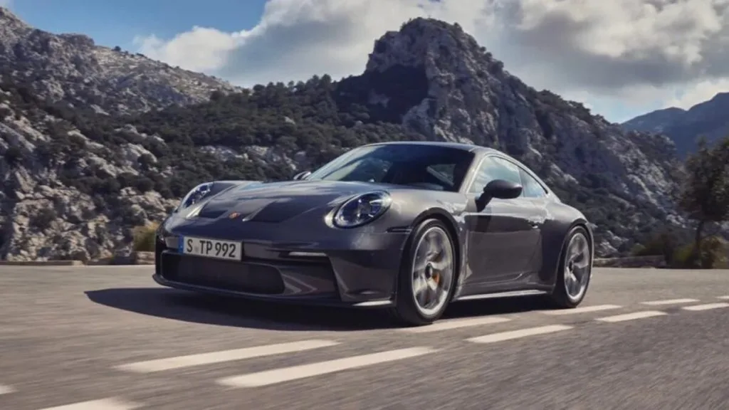 عام 2025 سيشهد أول بورش 911 هايبرد