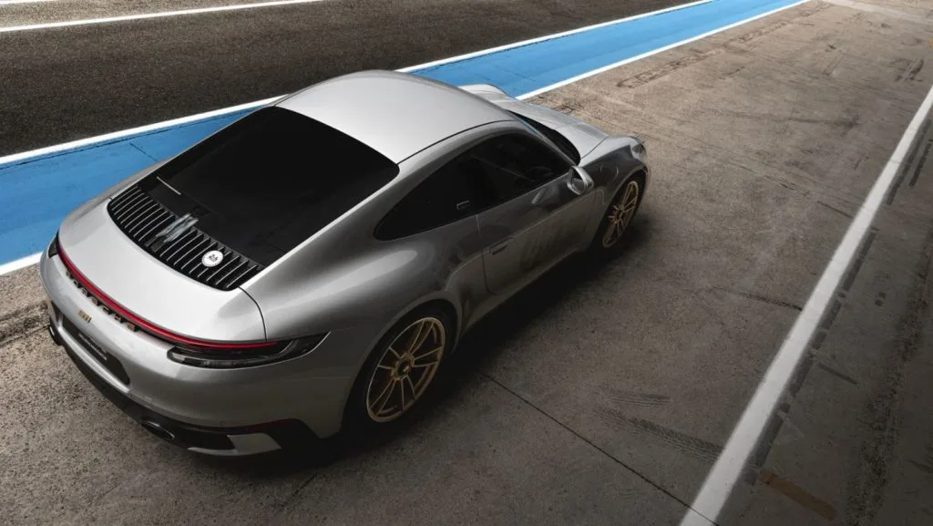 عام 2025 سيشهد أول بورش 911 هايبرد - صورة 2