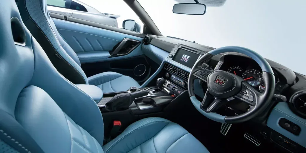 ظهور سيارة نيسان GT-R 2025 لأول مرة في اليابان - صورة 2