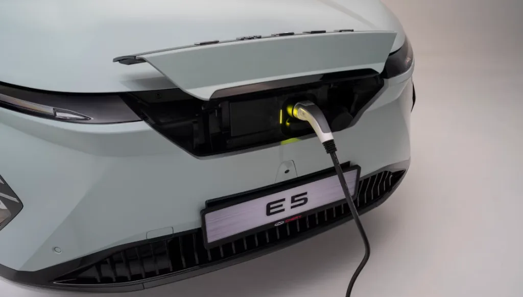 شيري تكشف عن سيارة Chery Omoda E5 EV موديل 2024