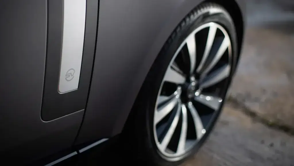 تعرف على رينج روڤر SV Burford Edition الجديدة كليًا - صورة 7