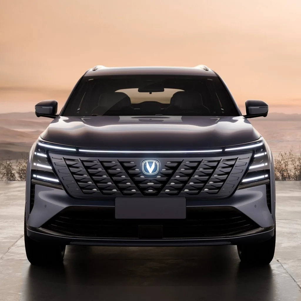 شانجان تكشف عن CS75 بلس الجديدة لعام 2025 - صورة 2