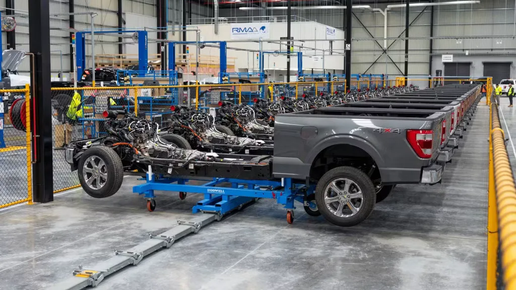 فورد تعلق عمليات تسليم F-150 Lightning مرة أخرى