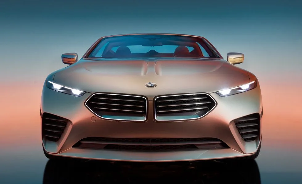 “BMW تكشف عن النموذج الاستثنائي Skytop في حدث رائع”