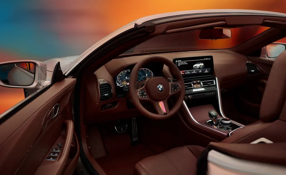 “BMW تكشف عن النموذج الاستثنائي Skytop في حدث رائع” - صورة 2