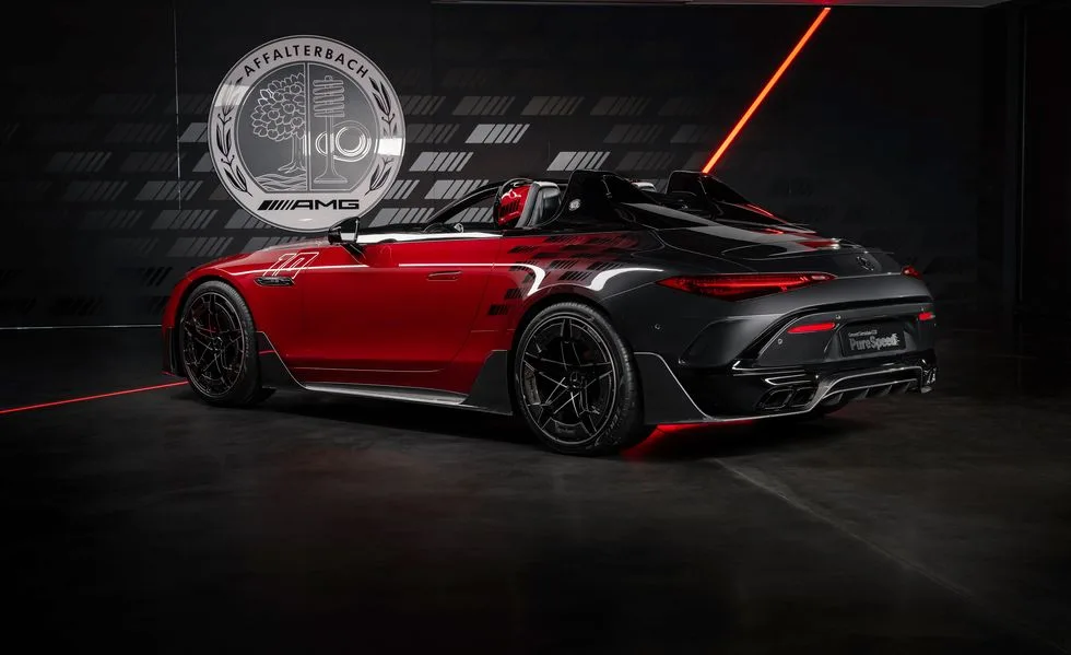مرسيدس AMG ميثوس PureSpeed سيارة تتحدى فيراري بلونها الأحمر