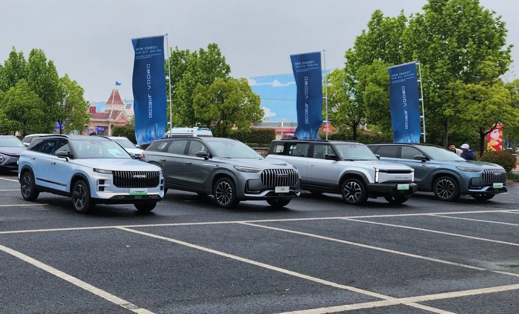 الكشف عن JAECOO J8 PHEV في معرض بكين - صورة 3