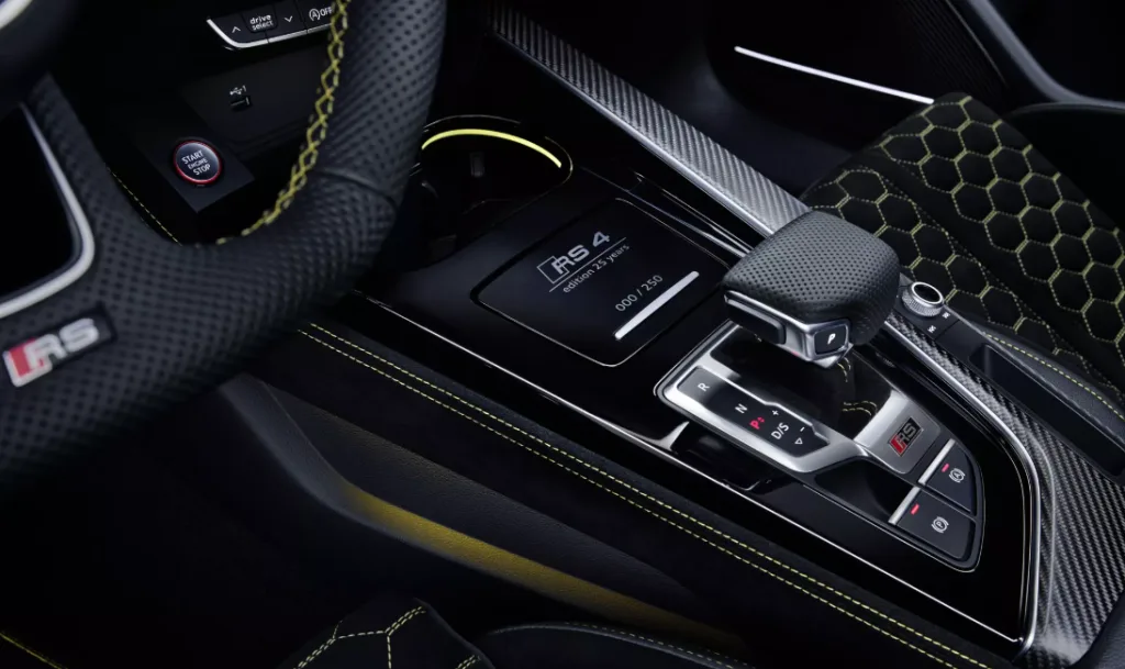 الكشف عن أودي RS4 Avant الجديدة كلياً - صورة 4