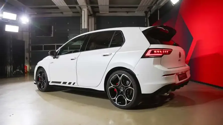 سيارة جولف GTI كلبسبورت 2025 تأتي بهذه القوة