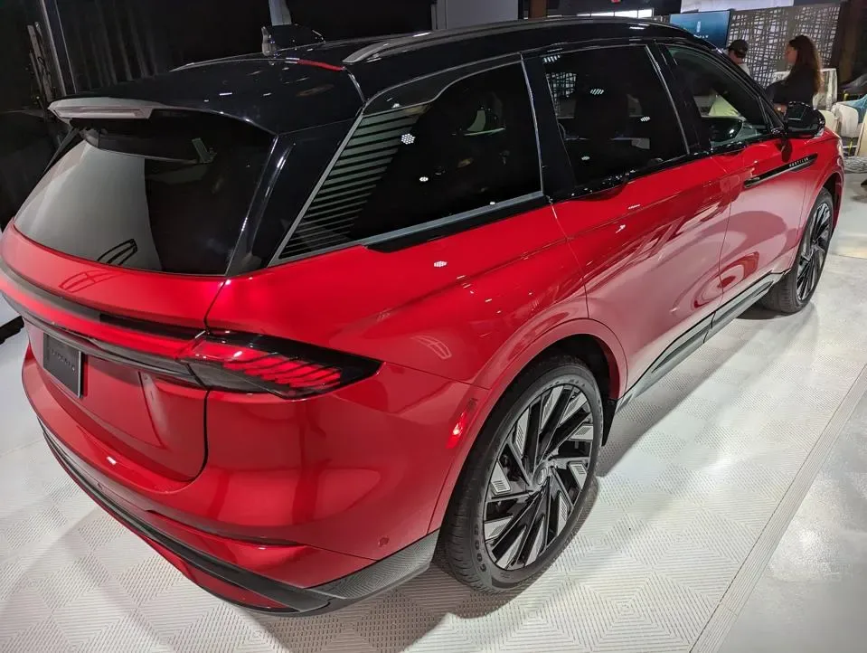 لينكولن تطلق Nautilus 2024 مع تقنية Turbo-Hybrid - صورة 4