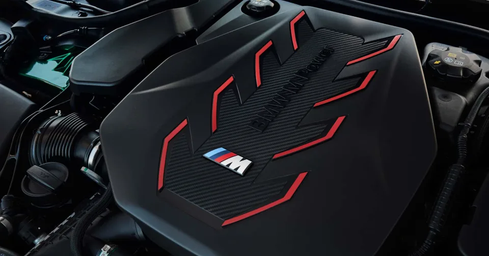 شركة BMW تكشف عن سيارتها الأسطورية الجديدة BMW M5 - صورة 3