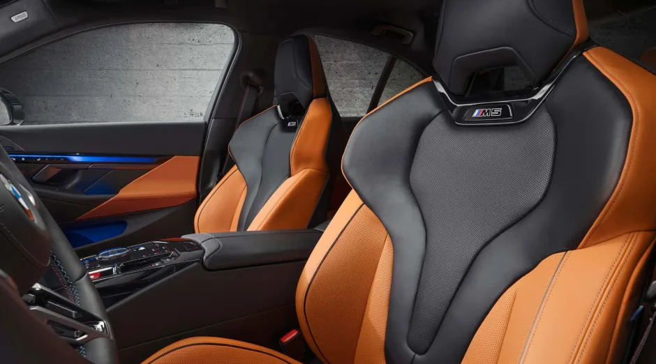 شركة BMW تكشف عن سيارتها الأسطورية الجديدة BMW M5 - صورة 5