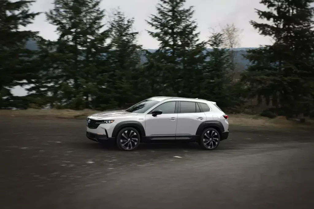 مازدا CX-50 2025 أصبحت هايبرد بمساعدة من تويوتا