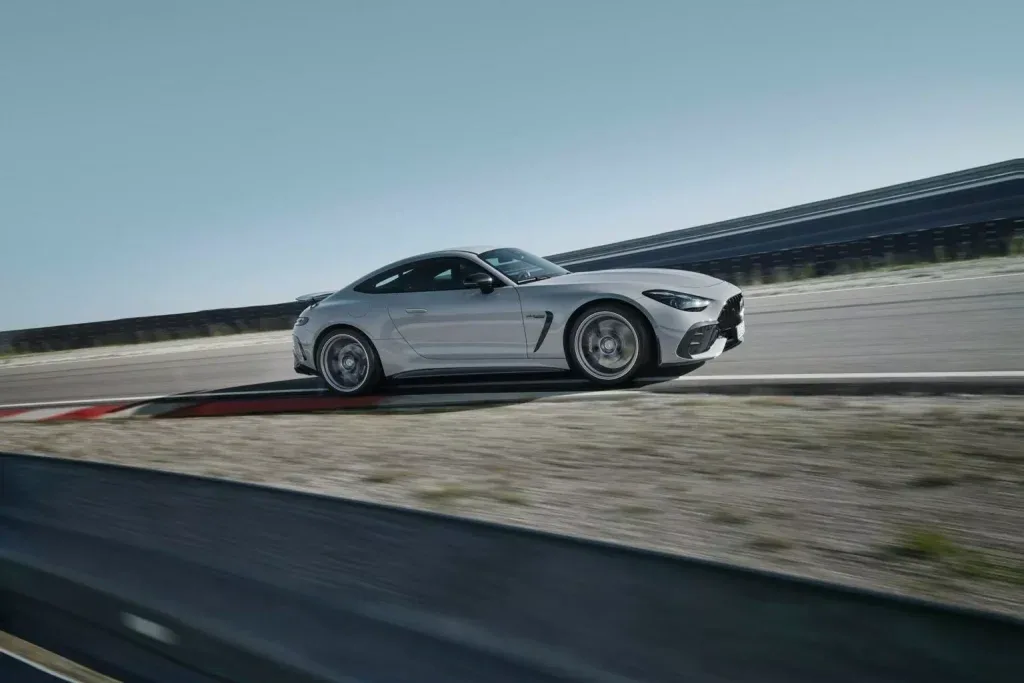 AMG GT63 Pro 2025: الأداء والأناقة بلا حدود. - صورة 4