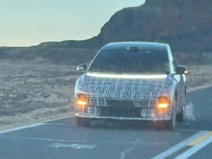 تسريب صور لسيارة Li Auto M8 - صورة 2