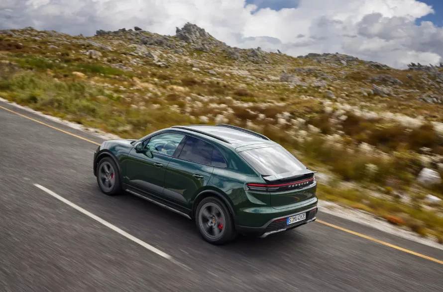 Porsche Macan EV تضيف فئة جديدة بالدفع الخلفي وحزمة تصميم للطرق الوعرة
