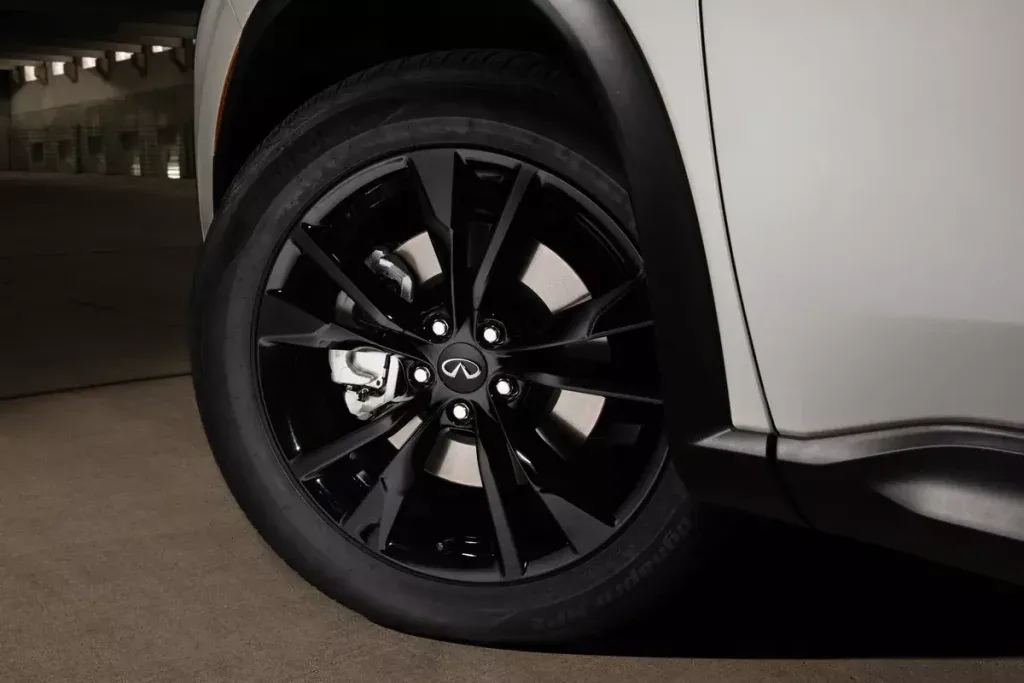 إنفينيتي QX60 موديل 2025 تحصل على محرك جديد وطابع عصري فريد - صورة 7