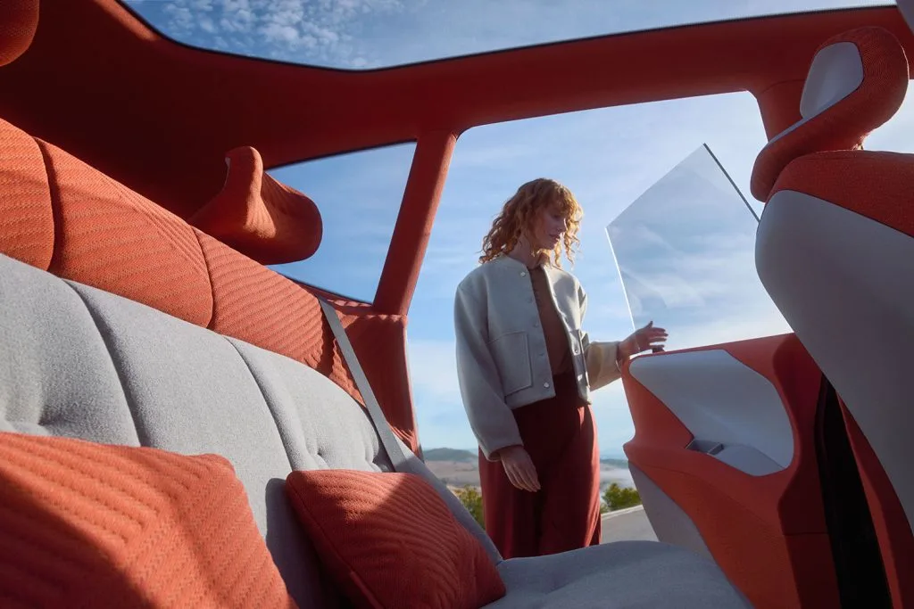 BMW تكشف عن سيارة Neue Klasse X الكهربائية بميزات رقمية متقدمة - صورة 2