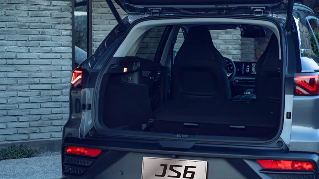جاك موتورز تكشف عن سيارة اس يو في JS6