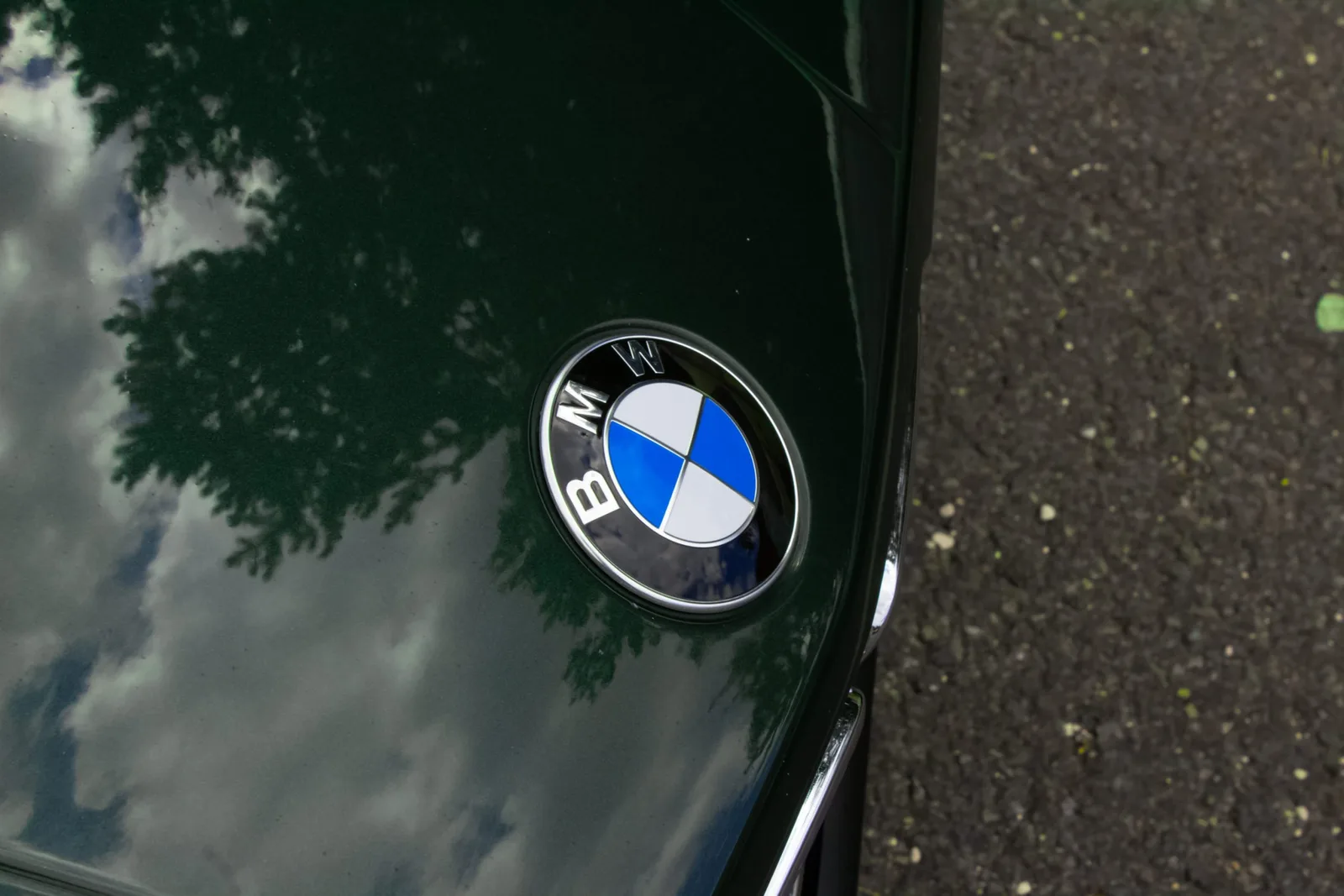 BMW تستدعي أكثر من 100 ألف سيارة في أمريكا بسبب مشاكل في المحرك