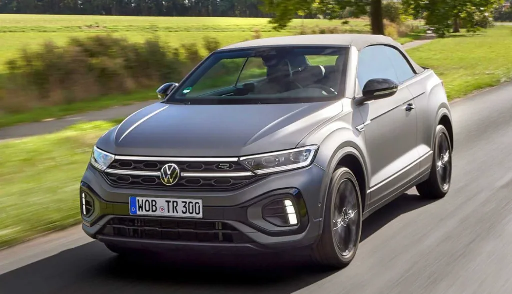 VW T-Roc Cabriolet تتصدر قائمة السيارات المكشوفة الأكثر مبيعًا في أوروبا لعام 2024