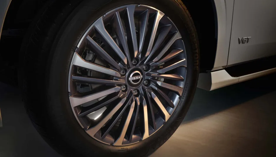 نيسان باترول 2024 القوة والأداء الجديد في سيارة SUV الكبيرة - صورة 4