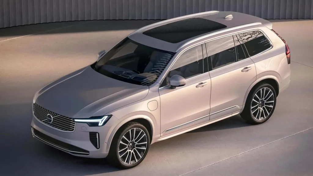 فولفو تستعد لإطلاق نسخة هجينة من طراز XC90 - صورة 3