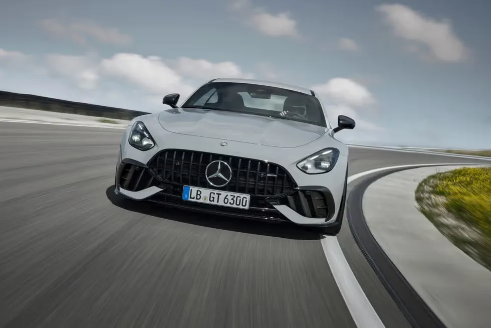 مرسيدس- AMG GT63 برو 4MATIC .. تعرف عليها - صورة 2