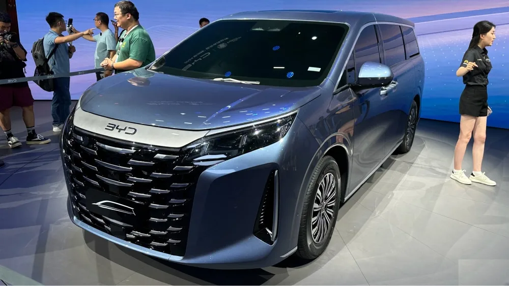 تقرير: إطلاق مبيعات سيارة BYD Xia Minivan الهجينة في الصين - صورة 2