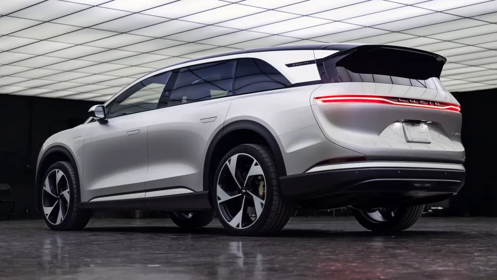لوسيد Gravity: SUV كهربائية جديدة بأسعار تنافسية وأداء قوي
