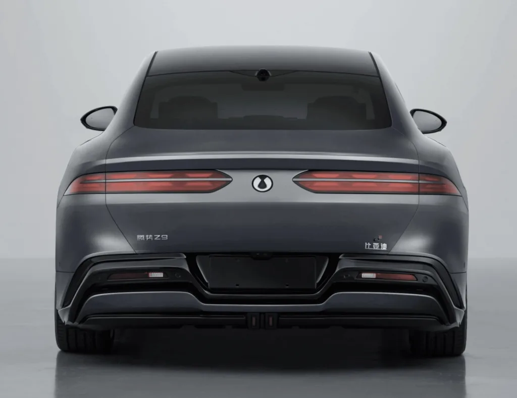 الإعلان عن التصميم الداخلي لسيارة BYD Denza Z9 سيدان - صورة 4