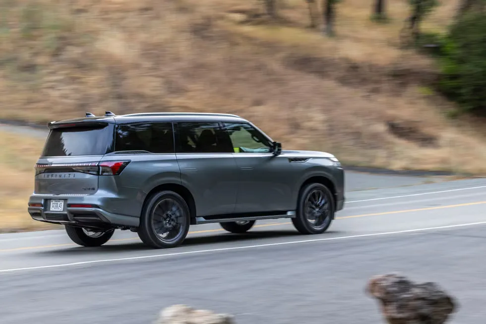 إنفينيتي QX80 الجديدة بالكامل - صورة 4