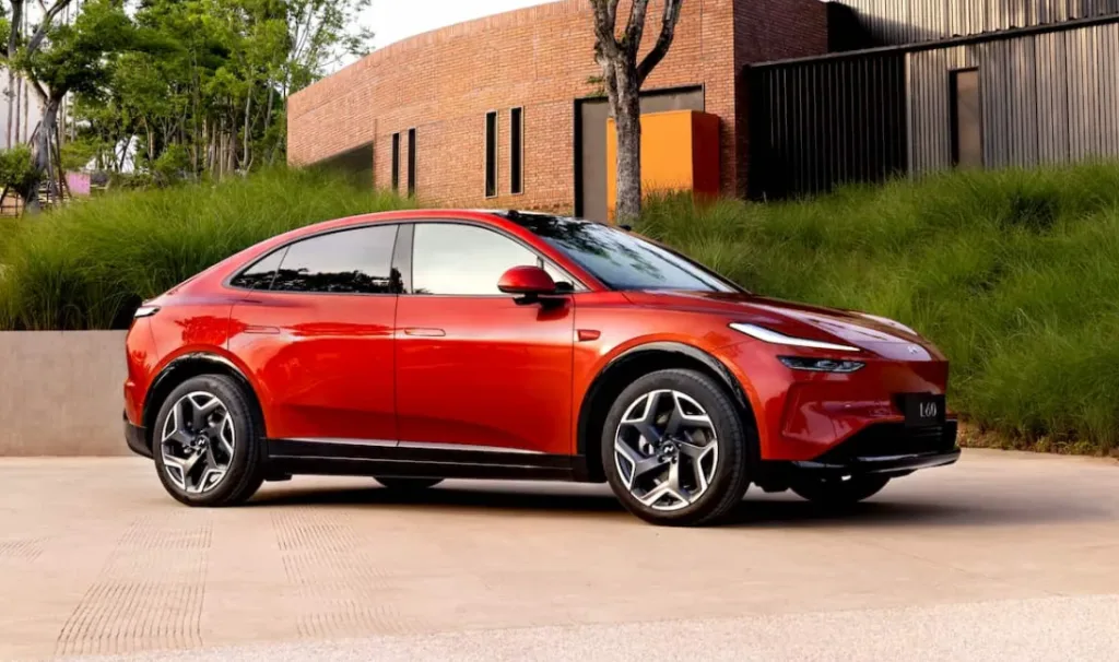 Nio تعلن عن SUV كبيرة بـ6 أو 7 مقاعد في 2025 بأسعار تنافسية