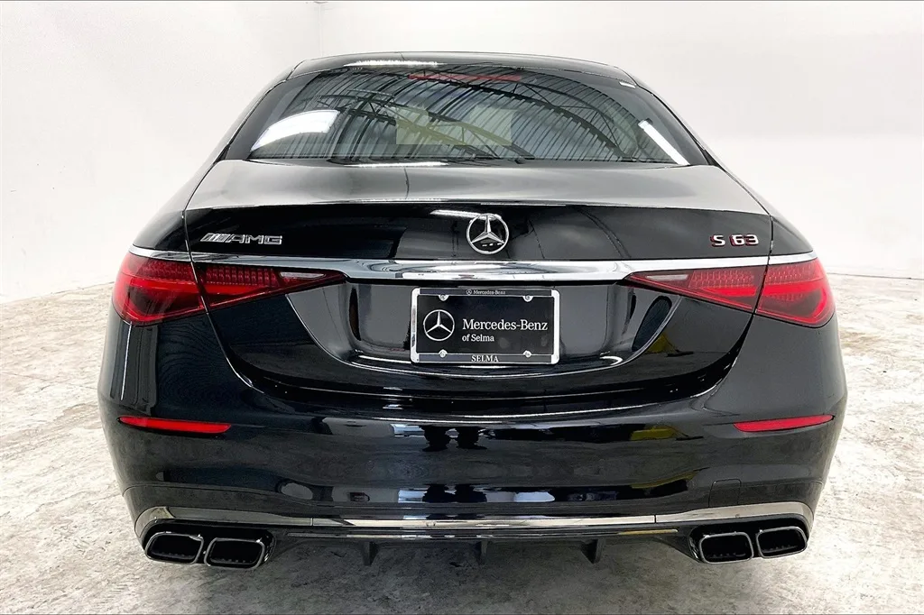 اكتشف التصميم الداخلي لمرسيدس AMG S63 E Performance موديل 2025 - صورة 3
