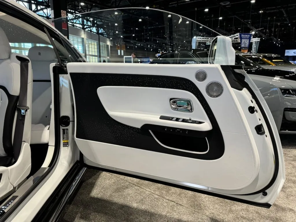 رؤية أولى لجينيسيس GV90 EV 2026 على حلبة الاختبار - صورة 2