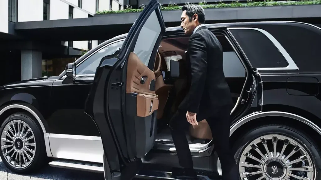 تويوتا تكشف عن SUV فاخرة بميزة تعتيم النوافذ لحماية خصوصية الركاب - صورة 2
