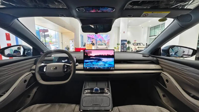 جيلي تكشف عن Starshine 8 PHEV بتصميم Fastback متألق وكفاءة متقدمة