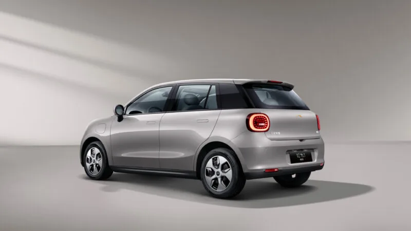 JAC تكشف عن سعر سيارتها الكهربائية E30X المحدثة - صورة 2