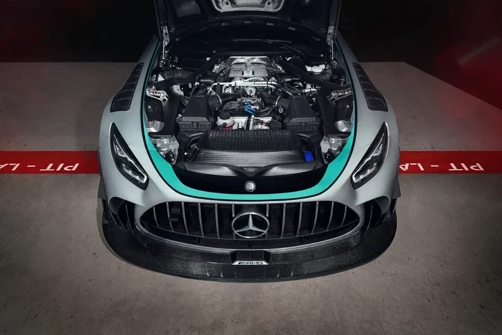 مرسيدس تكشف عن أيقونتها الجديدة AMG GT2 Edition W16 - صورة 2