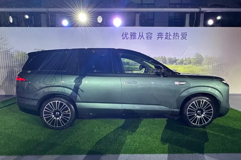 الكشف عن Denza N8L… قوة 762 حصان في سيارة SUV عائلية هجينة بسعر منافس - صورة 2