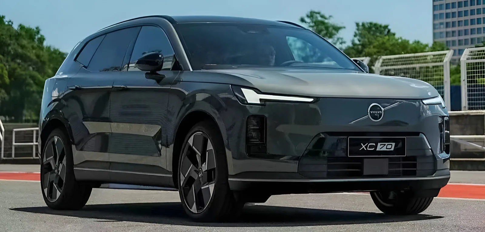 تم إطلاق سيارة فولفو XC70 PHEV SUV رسميًا في الصين
