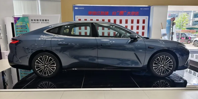 جيلي تكشف عن Starshine 8 PHEV بتصميم Fastback متألق وكفاءة متقدمة