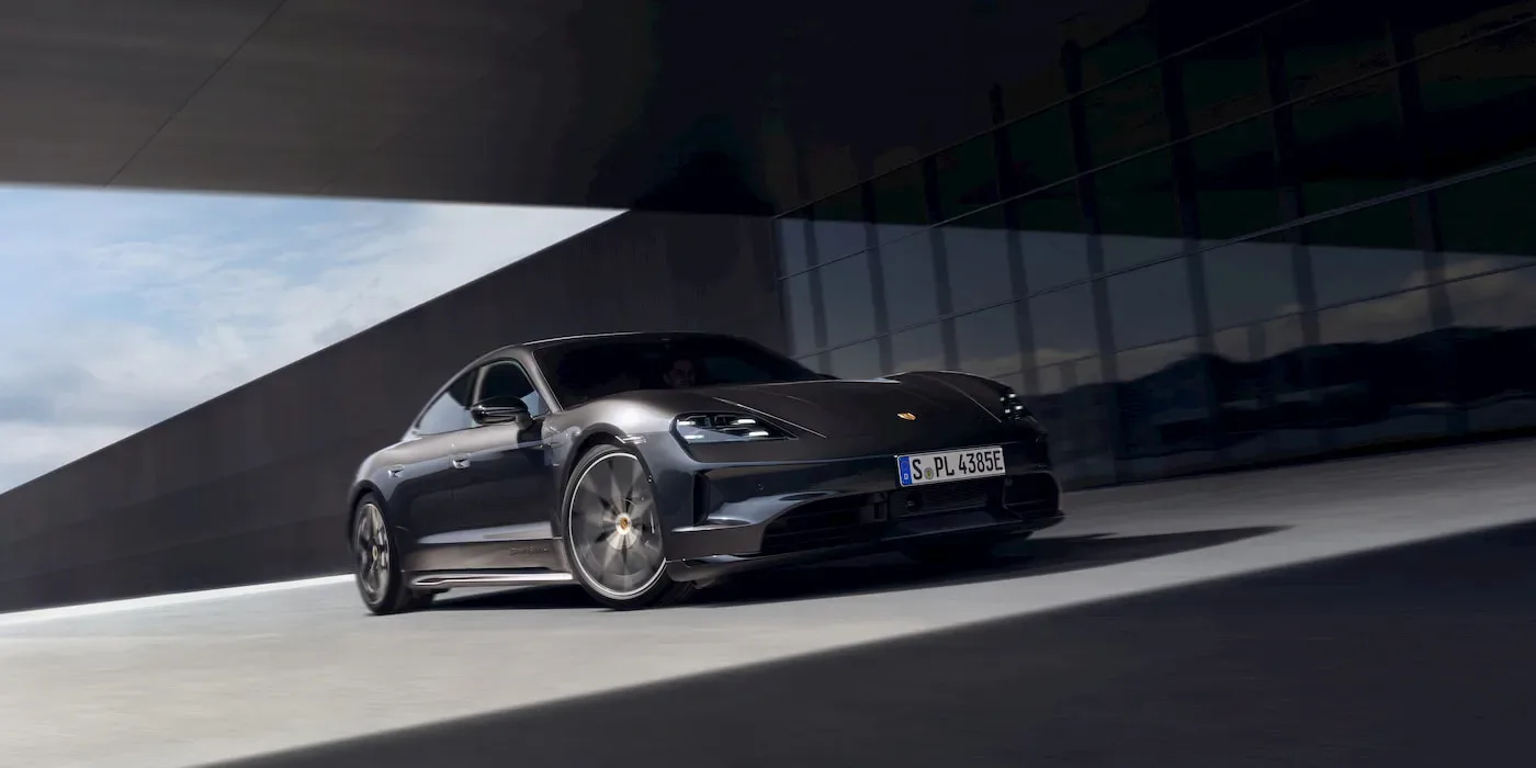 بورش تكشف عن Taycan Black Edition 2026 بلمسات فاخرة وتجربة راحة متقدمة