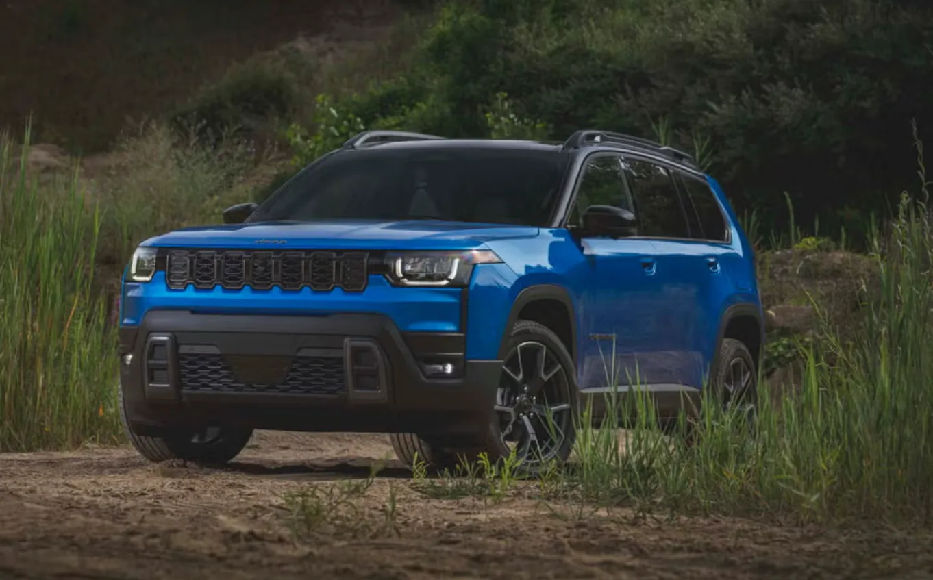 جيب شيروكي 2026: SUV هجينة بتصميم متجدد